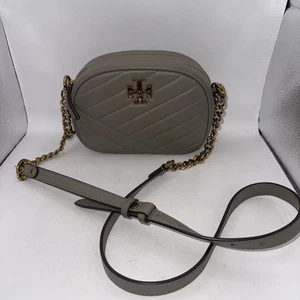 Tory Burch kleine Kira Chevron braun & gold gesteppte Umhängetasche/Kameratasche - Bild 1 von 8