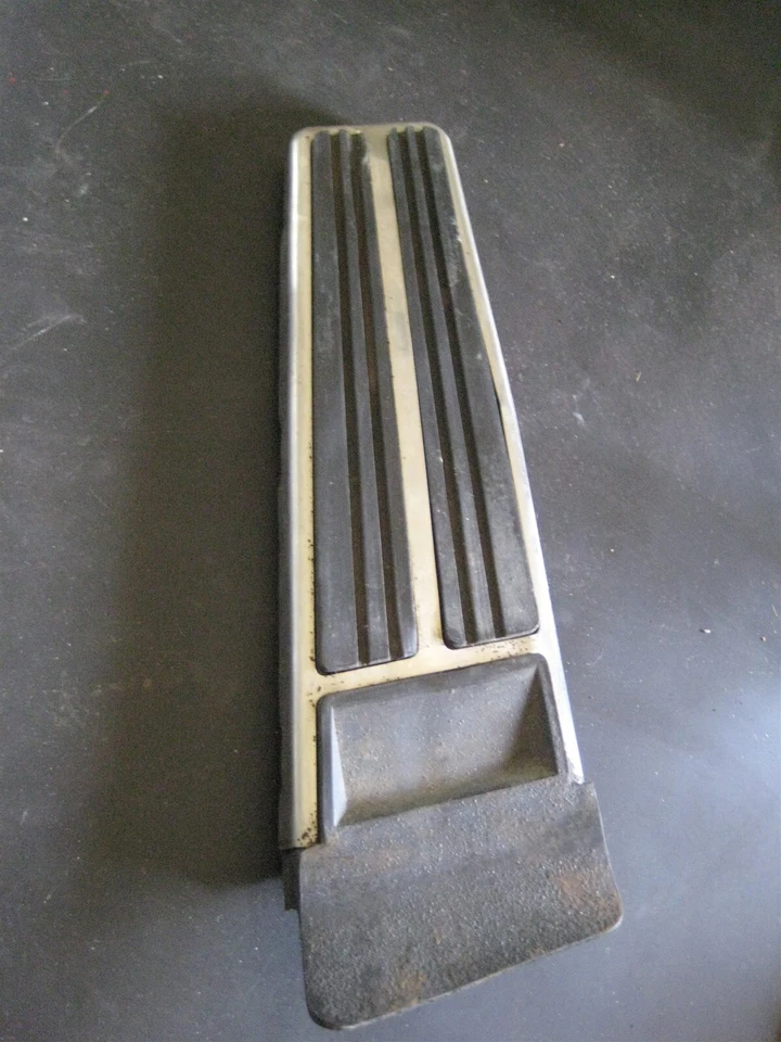 65 66 67 68 69 70 71 72 Cadillac Deville Fleetwood Gas Accelerator Foot Pedal - Image 1 of 1