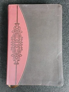 CEB Wesley Study Bible  (2012, Saddlebag Brown DecoTone, Other) - Foto 1 di 24