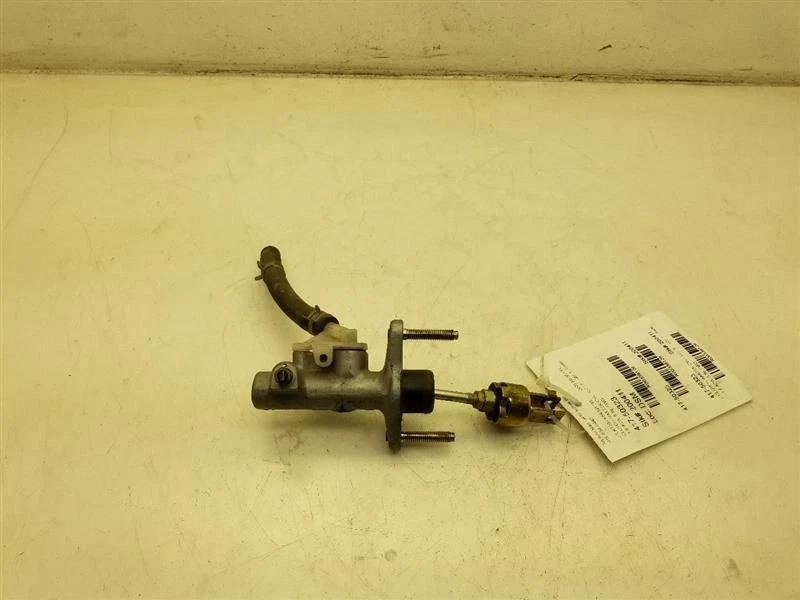 04-06 SCION XA 1.5L FWD AT CLUTCH MASTER CYLINDER  - Image 1 of 4