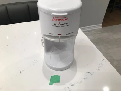 Dispensador de Agua Caliente Sunbeam Modelo 3211-33 Blanco Independiente Foto 1 de 4