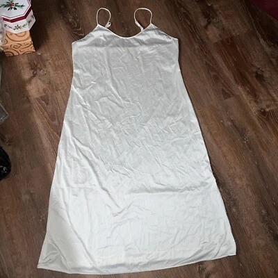 Vestidos completos para mujer Vanity Fair 40/46 Foto 1 de 4