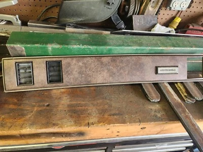 Chevrolet Monte Carlo 1984 tablero madera grano Foto 1 de 4