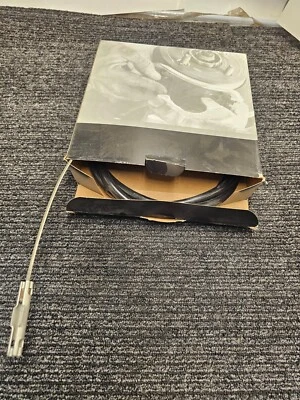 Cable de freno de estacionamiento Carquest BCA660885 Wearever para Cadillac Escalade Foto 1 de 4