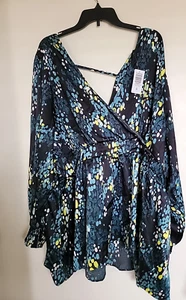 Torrid Women’s Faux Wrap Top V Neck Size 5 5X Surplice Babydoll Tropical NWT - Picture 1 of 4