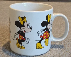 Vintage 1987 Walt Disney's Minnie Mouse Walking 12oz Coffee Mug Made in KOREA - Picture 1 of 7