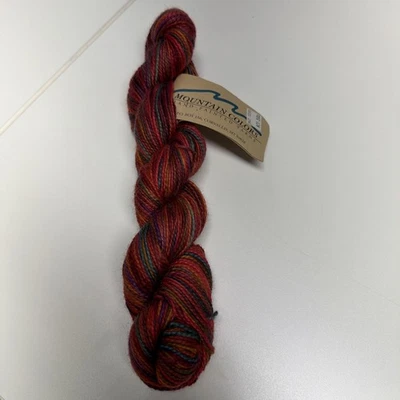 Hilo de mohair/lana pintado a mano Mountain Colors El color es Firestorm, 230 yardas Foto 1 de 3