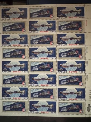 Scott #1569-70 Apollo-Soyuz Space Missions Full Sheet of 24 10¢ Stamps (1975) - Image 1 of 2
