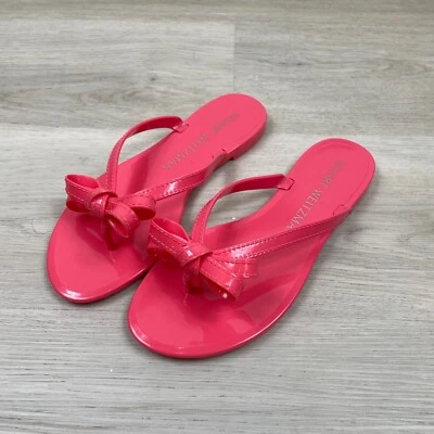Женские босоножки-шлепанцы Stuart Weitzman Jelly 6 с розовым бантом - Изображение 1 из 4