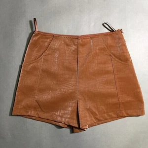 Pantalones Cortos She + Sky Para Mujer Pequeños Bronce Cocodrilo Texturizado Bolsillos Cremallera Lateral - Imagen 1 de 5