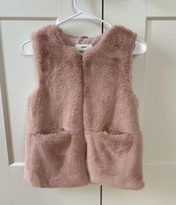 Zara Outerwear Collection Girl's pink faux fur vest size 9/10 140 cm - Image 1 of 4