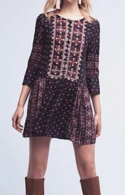 Vestido túnica floral bordado caleidoscopio Vanessa Virginia talla S corto festivo Foto 1 de 4