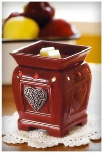Scentsy Heartfelt Warmer 2010 NEW in Box Embossed Heart-Retired-RARE-Collection - Picture 1 of 6