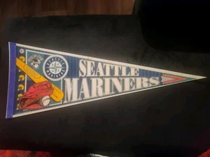 Vintage 90s Seattle Mariners Felt Pennant Wincraft - Picture 1 of 3
