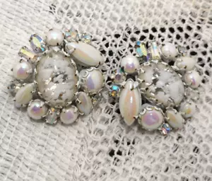 Vintage Opalescent Moonstone Aurora Borealis Rhinestone Clip Earrings - Picture 1 of 5