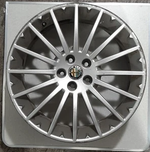 N.4 cerchi in lega ORIGINALI Alfa Romeo 147 156 e Gt usato da 17" - Foto 1 di 12