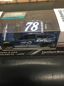 1:64 Action Martin Truex Jr #78 Auto Owners '18 Toyota Camry - Picture 1 of 4