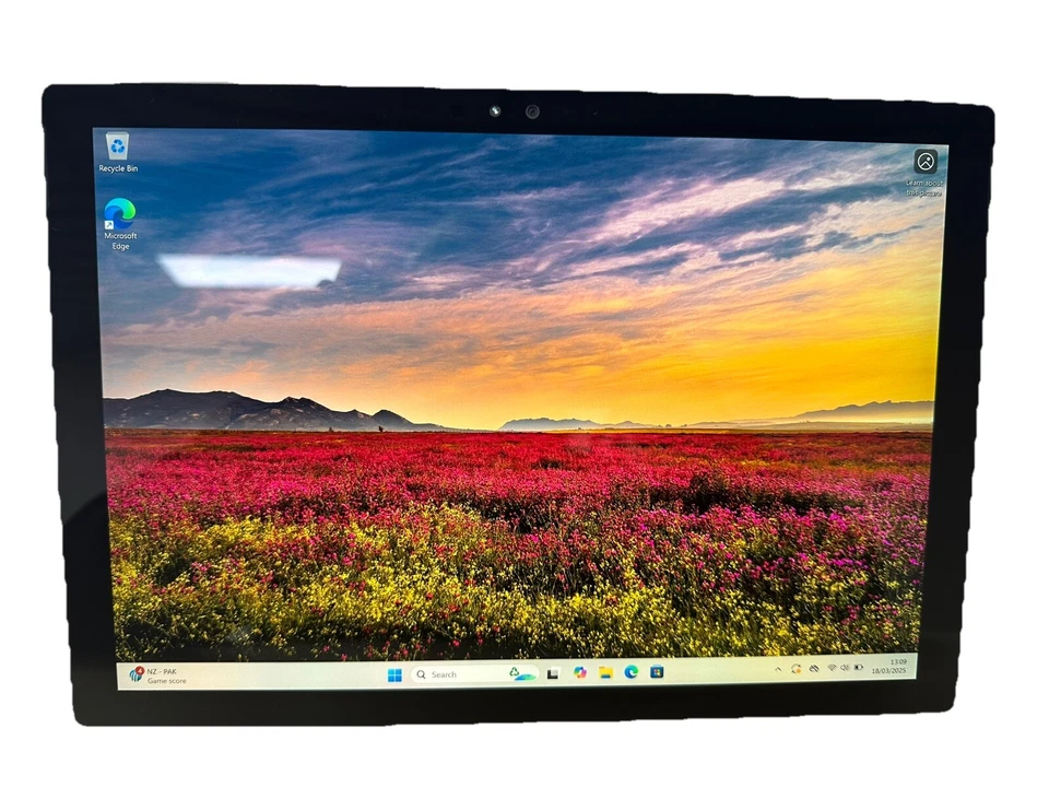 Microsoft Surface Pro 4 i7-6650U 16GB RAM 256GB SSD Win 11 Pro Chips on Frame - Image 1 of 4