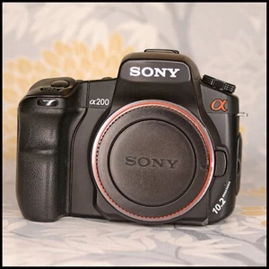 Sony A200 Alpha A Digital SLR Camera + charger + geunine battery - screen marks - Picture 1 of 4