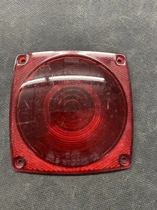 NT222 SAME AS PETERSEN 440-15 RED REPLACMENT LENS TRAILER BOAT - Picture 1 of 5
