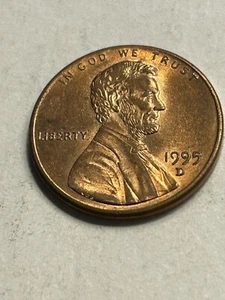 1995-D Lincoln Memorial Penny Error On Ear & Mouth (#499) - Picture 1 of 8