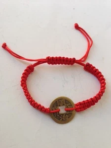 FENG SHUI ROTES SCHNUR ARMBAND MIT CHINESISCHER MÜNZE FÜR GLÜCK UND REICHTUM GLÜCK - Bild 1 von 1