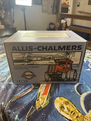 ERTL Allis Chalmers 8070 Tractor 1992 National Farm Toy Museum Comm Edition 1/16 - Image 1 of 4