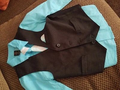 DOCKERS 4 码男孩礼服衬衫/领带/背心。 全新。 — 第 1/3 张图片