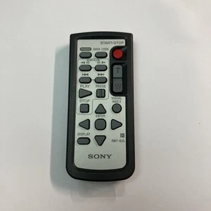 Genuine SONY RMT-835 Wireless Remote Commander New Still With Battery Saver Tag - Picture 1 of 8