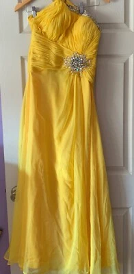 Vestido Largo Formal Fiesta Hora Amarillo Talla 6 Perfecto Para Cualquier Ocasión. Foto 1 de 4