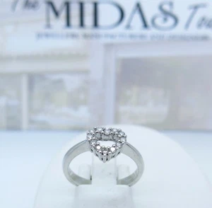 9 carat white diamonds cluster ring - Picture 1 of 7