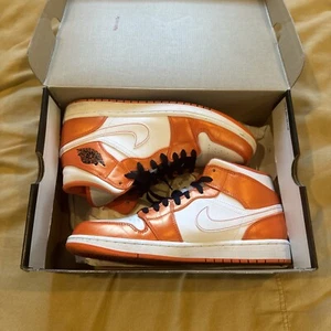 Size 10 - Air Jordan 1 SE Mid Electro Orange - Picture 1 of 9