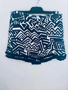 Kookai 38 AUS8 Navy Cream Shorts W/ Trim Exc Condition - Picture 1 of 2
