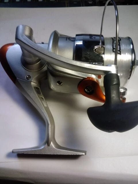 CARRETE GIRATORIO SHAKESPEARE BAGRE 50 CMF50A RELACIÓN DE TRANSMISIÓN 5.1:1 SIN CAJA/NARANJA Foto 1 de 1