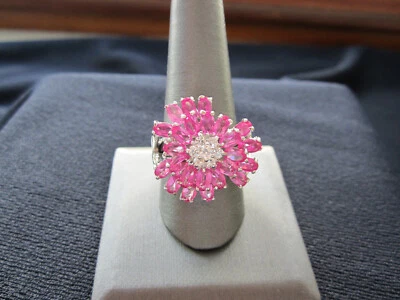 Anel Bling Delight tamanho 10 ouro branco 18KGE design floral rosa profundo CZs novo com etiquetas - Imagem 1 de 3