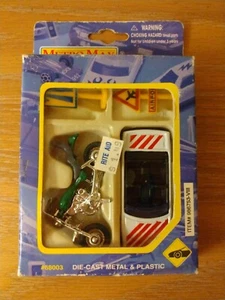 1998 ZELOX International ltd Metro Max #68003 Die-Cast Convertible & Motorcycle - Picture 1 of 9
