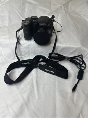 Fujifilm Finepix  S1800 18x Optical Zoom 12MP Digital Camera Black PARTS ONLY - Image 1 of 4