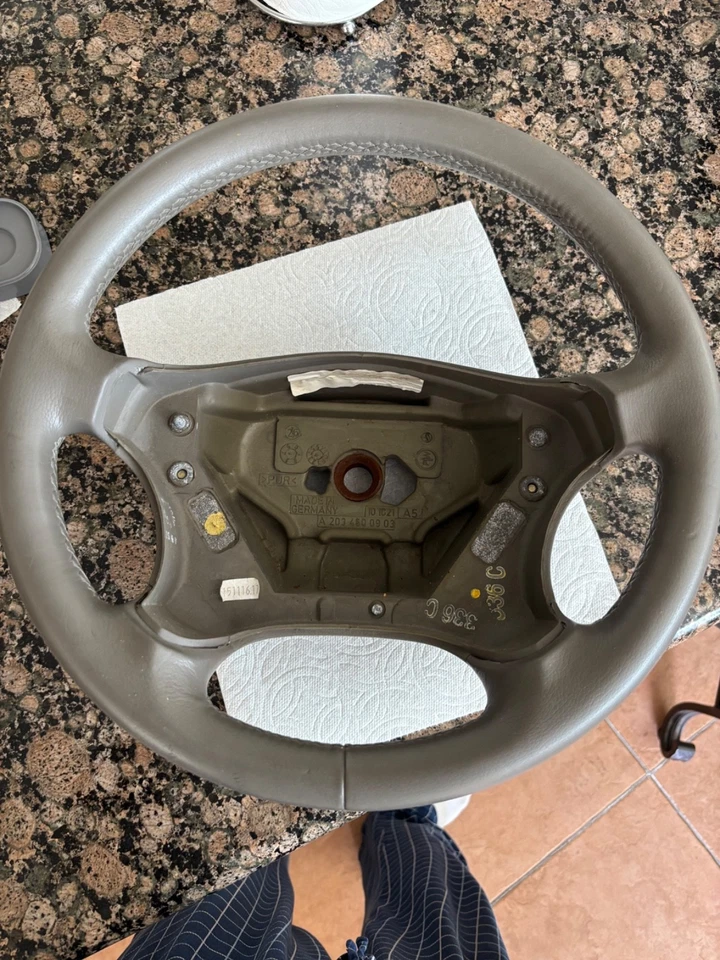 Mercedes C240 2003 volante Foto 1 de 1