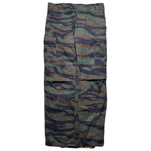 Pantaloni da combattimento cargo vintage US Military Tiger Stripe taglia M made in USA mimetici Vietnam - Foto 1 di 8