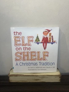 THE ELF ON THE SHELF "BOY” A CHRISTMAS TRADITION BOOK and Dust Cover ONLY - Imagen 1 de 5