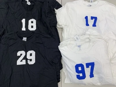 Gildan Estilo Suave Adulto XS S M L XL Número Jersey Camisetas Blanco Negro Conjunto Equipo Foto 1 de 4