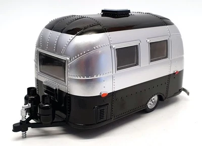 Greenlight 1/24 Scale Diecast 18226 - Airstream 16' Bambi - Image 1 of 4
