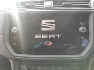 SEAT ARONA / IBIZA FR MK5 6F RADIO STEREO SAT NAV HEAD UNIT TOUCH SCREEN DISPLAY - Picture 1 of 9