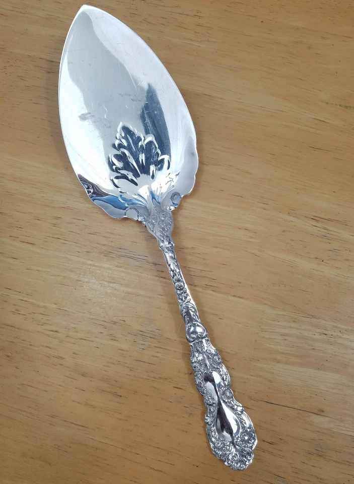 GORHAM VINTAGE 1977 IMPERIAL CHRYSANTHEMUM SILVERPLATED PIE / CAKE SERVING KNIFE - Image 1 of 4