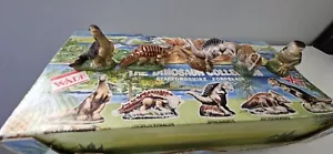 Wade Dinosaur Display Box Complete with One Set of Dinosaurs - Picture 1 of 10