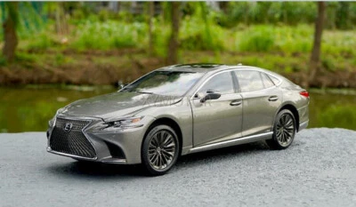 1:18 Toyota Lexus LS 500h Diecast Car Model TOYS Boys Gifts Gray:Black:White - Image 1 of 4