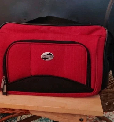 American Tourister 红色黑色帆布拉链行李袋行李箱肩带 — 第 1/4 张图片