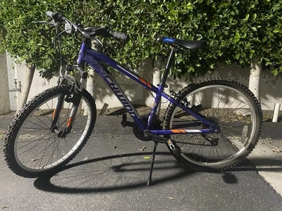 24-дюймовый детский горный велосипед темно-синий (7 скоростей) - Изображение 1 из 4