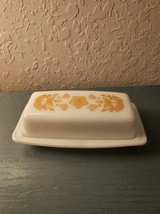 Vintage 1960's Pyrex Butterfly Gold MilkGlass ButterDish-Excellent - Picture 1 of 8