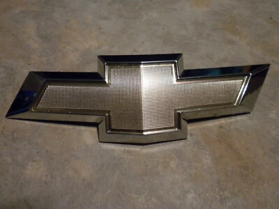 09-12 Traverse Front Bumper Grille Chrome Gold OEM Emblem TAPED READY TO INSTALL — 第 1/4 张图片